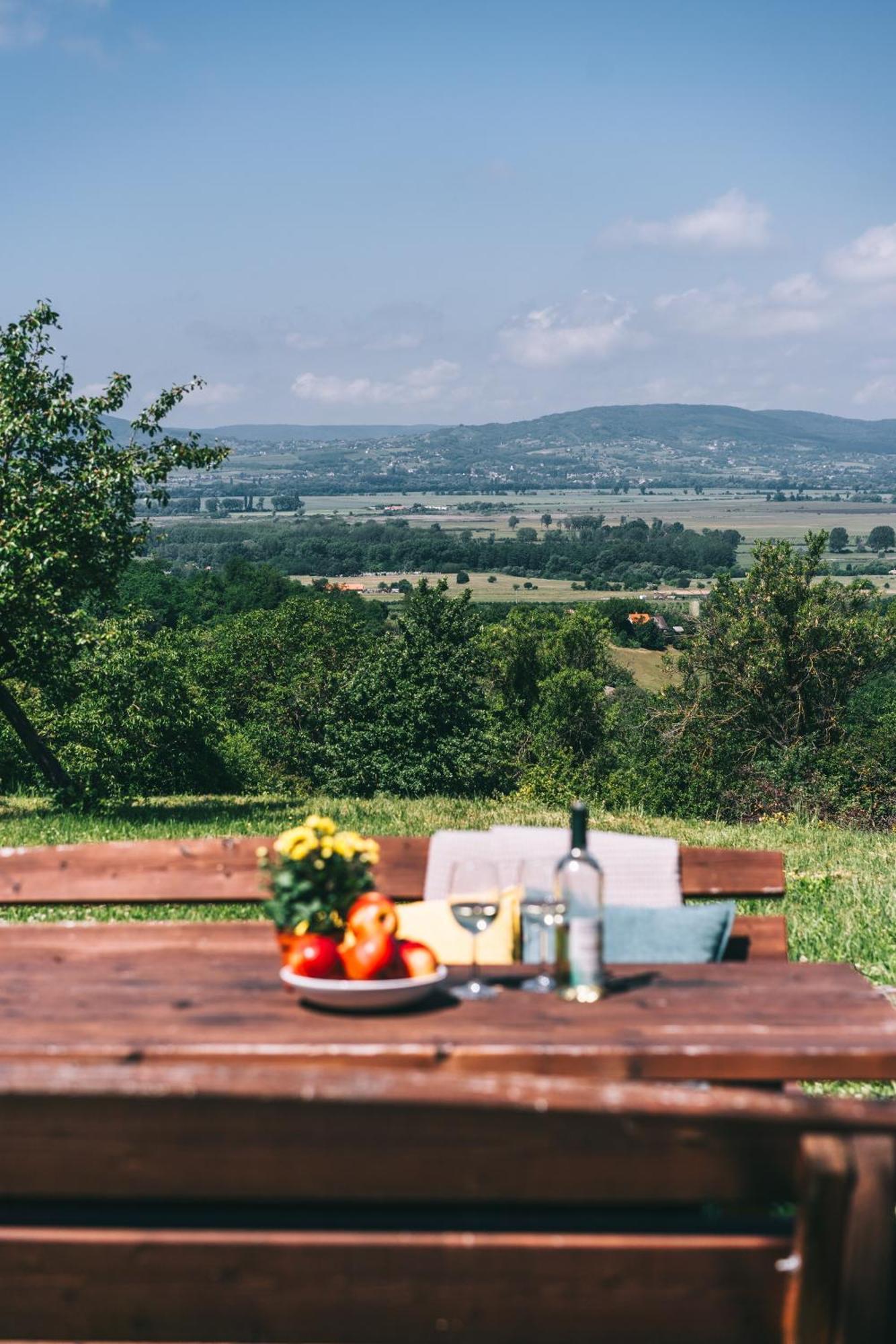 Hillside Gasthaus 2 A Szent Gyoergy-Hegy Lankain Villa Tapolca Bagian luar foto